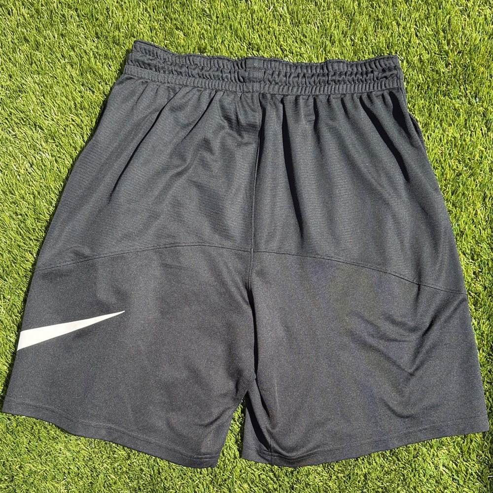 Men’s Nike Black Athletic Shorts with White Swoosh features drawstring & pockets - Picture 5 of 6
